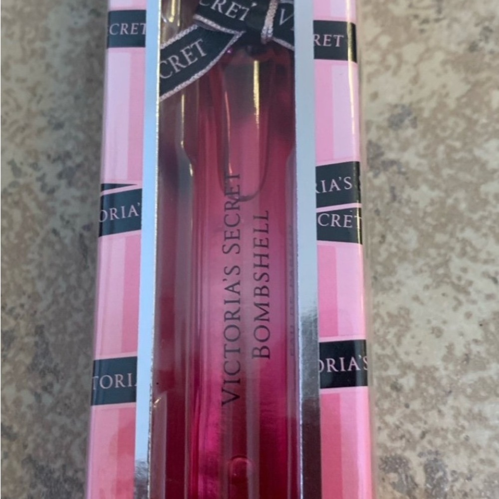 New! Victoria's Secret Eau De Parfum Bombshell Rollerball 0.23oz / 7ml - Picture 3 of 3
